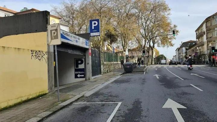 Downtown Porto With Parking Next To Subway Lägenhet Exteriör bild